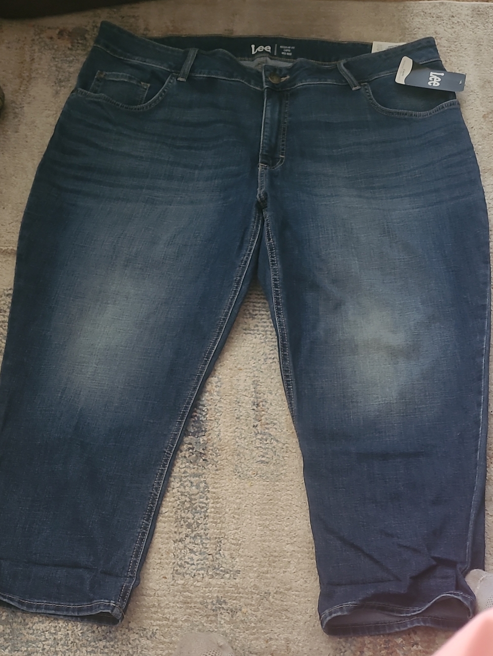 Lee Womens  Faded Indigo Relaxed Fit Capri Jeans